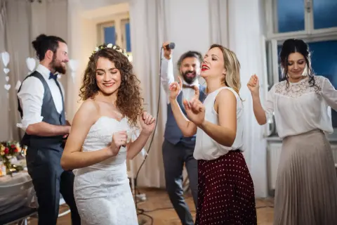 Tańce integracyjne przykłady, które zjednoczą Twoją grupę w zabawie