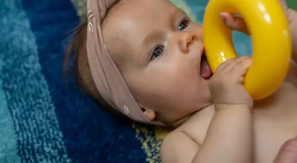 Zaburzenia sensoryczne u niemowląt objawy: Co może niepokoić rodziców?