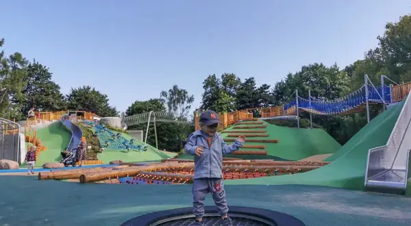 Gdzie jest najbliższy plac zabaw? Znajdź idealne miejsce dla dzieci